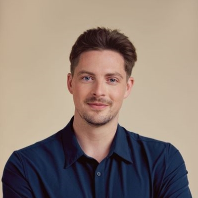 Alex George talks to Sara Pascoe Alex George talks to Sara Pascoe