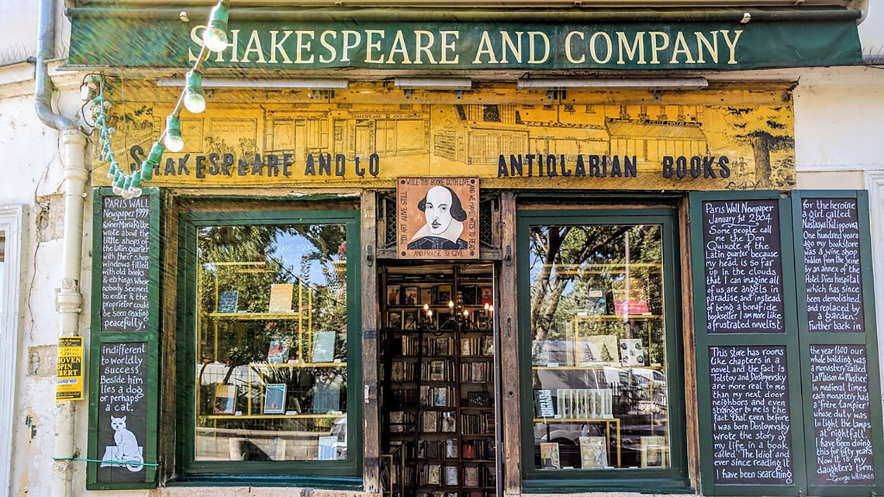 Shakespeare and company bookshop