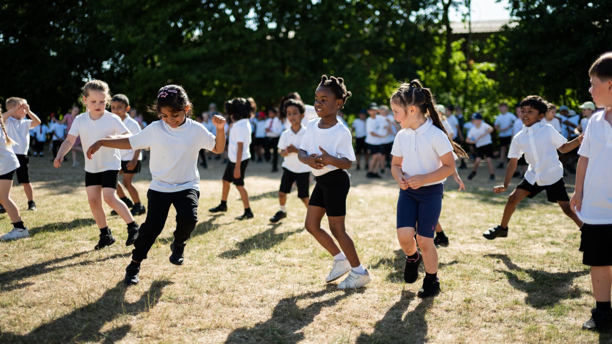 Perry Wood Primary School pupils to “Make Hay” with new artist residencies