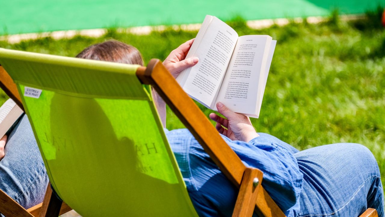 Reading in a deckchair at Hay Festival
