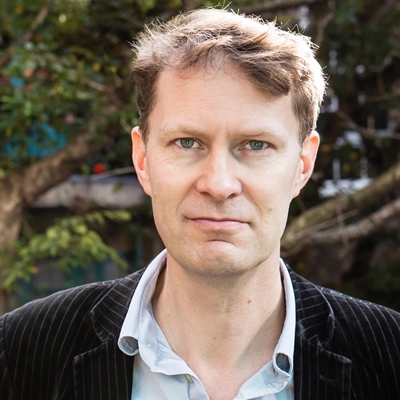 Luke Harding talks to Nik Gowing