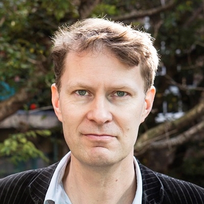 Jane Bradley, Misha Glenny, Luke Harding talk to Oliver Bullough