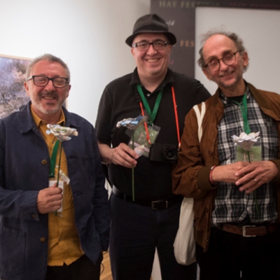 Books: their houses and their spokespeople. Bookshops, libraries and cultural journalists