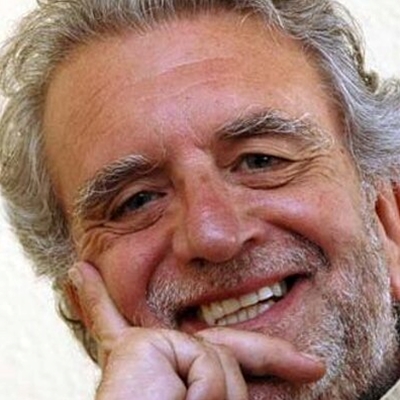 Ismael in conversation with Aurelio Martín