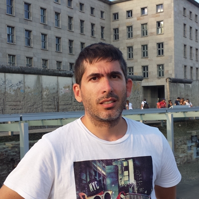 Bruno Bimbi and Jesús Álvarez in conversation with Alberto de Belaunde