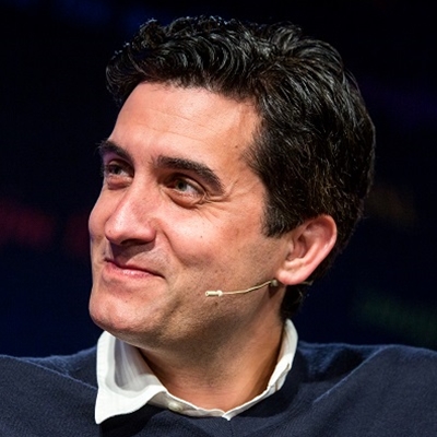 Meltem Arıkan and Memet Ali Alabora talk to Filiz Çelik and Dylan Moore