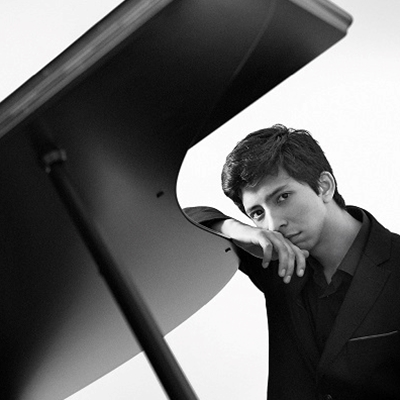 Visual Arts and Performance in the Square