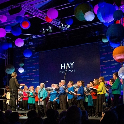 Fiona Evans and the Hay Festival Chorus