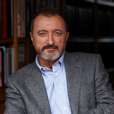 Arturo Pérez-Reverte in conversation with Juan Carlos Botero