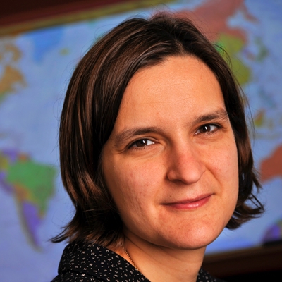 Esther Duflo in conversation with Ana María Ibáñez (Spanish translation)