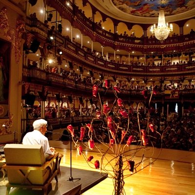 Mario Vargas Llosa en conversación con Héctor Abad Faciolince