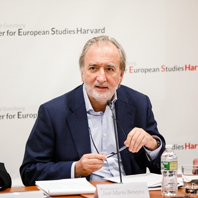 Xavier Güell and Jacinta Cremades in conversation with José María Beneyto