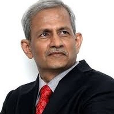 Sundeep Waslekar, Robert O. Keohane, Sam Elsey y estudiantes de IE University en conversación con Borja Santos