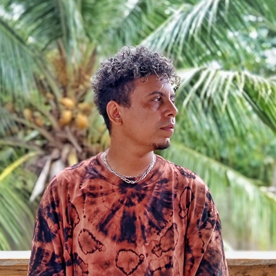 Textile dyeing workshop with Rodrigo Paredes