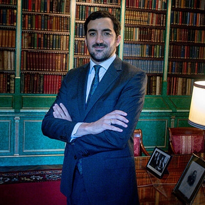 Álvaro Romero, Sofía Barroso and Eloy Martínez de la Pera