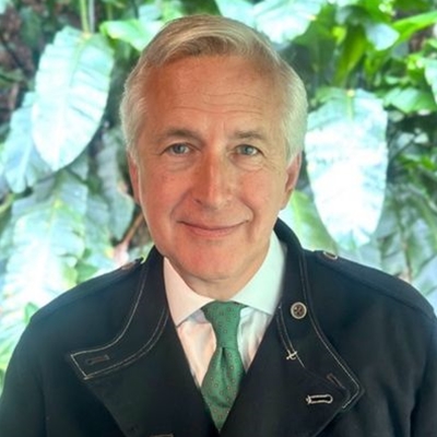 Hugo Vickers talks to Alex von Tunzelmann