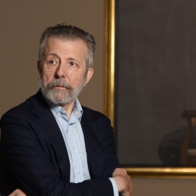 Hernán Cortés y Hubertus von Hohenlohe en conversación
