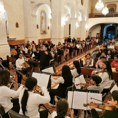 Colón Community String Orchestra in concert