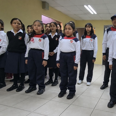 The Coro Institucional del Colegio Esclavas del Sagrado Corazón de Jesús in concert