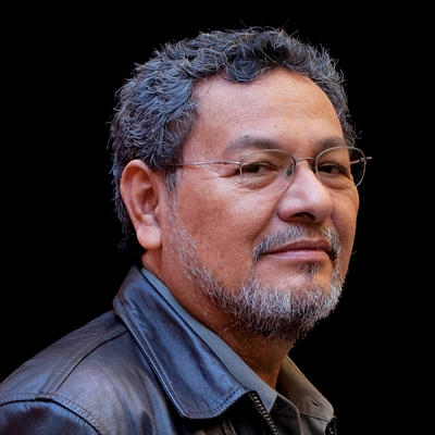 Élmer Mendoza y Evelio Rosero en conversación con Esteban Carlos Mejía