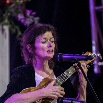 Sylvie Simmons en conversación con Jacobo Celnik