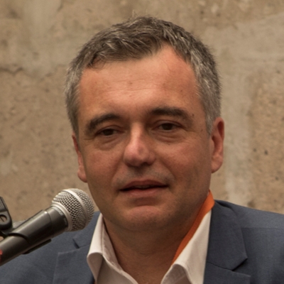 Darío Arizmendi, Xavi Ayén y Silvana Paternostro en conversación con Jaime Abello