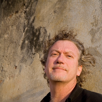 Jon Lee Anderson, Alfredo Molano y Marcela Turati en conversación con Jaime Abello Banfi