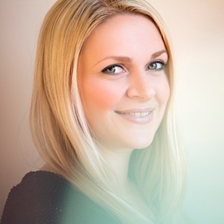 Nina Grøntved and Sarah Crossan in conversation with Tore Leifer