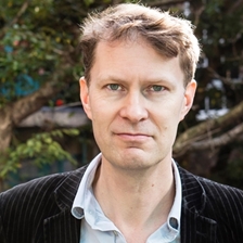 Luke Harding talks to Nik Gowing