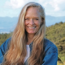 Suzy Amis Cameron in conversation with Peter Florence