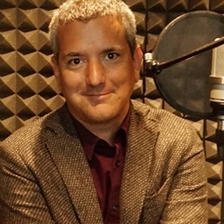 José María Beneyto and Renato Cisneros in conversation with Paola del Vecchio