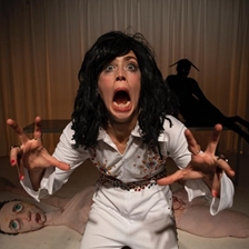 Performance by Greta García and Anna Jonsson, with the collaboration of Alberto Cortés