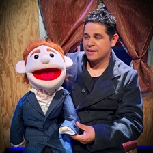 Puppet show with Raúl Ángeles