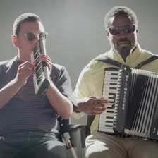 Screening of the documentary 'El extraordinario viaje de Carlos y Alvin'