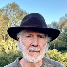 Tomás Graves in conversation with Irene Hernández Velasco