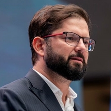 Gabriel Boric talks to Jon Lee Anderson