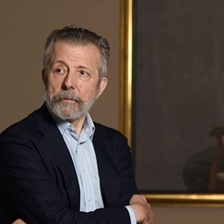 Hernán Cortés and Hubertus von Hohenlohe in conversation