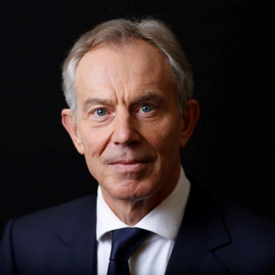 Tony Blair talks to Alastair Campbell