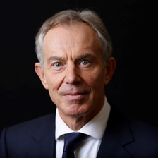 Tony Blair talks to Alastair Campbell