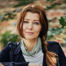 Elif Shafak and Kirsty Lang